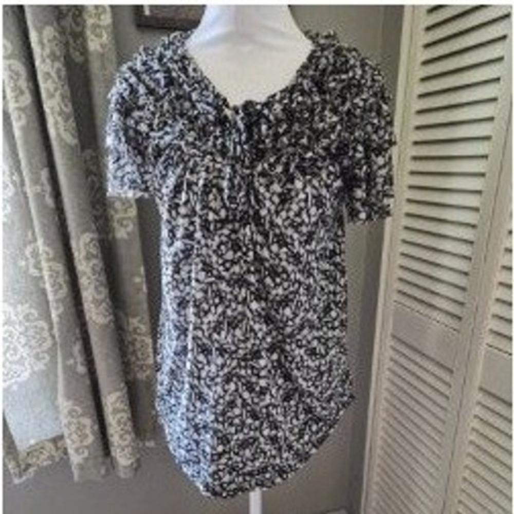 White House Black Market Black White Abstract Ruffle Neck Mesh Blouse Size M